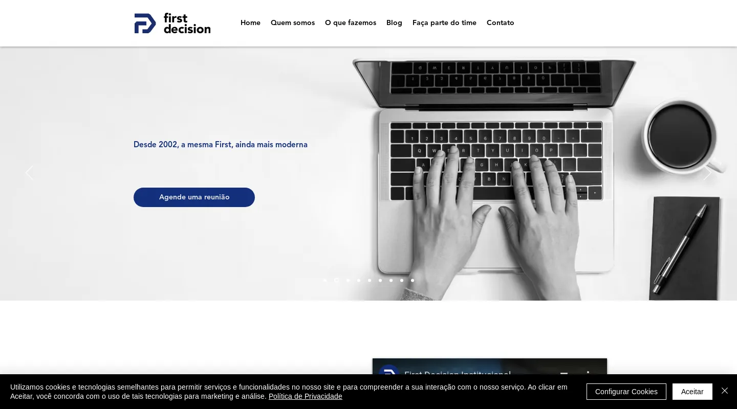 Screenshot da página inicial do site da Software House "First Decision"