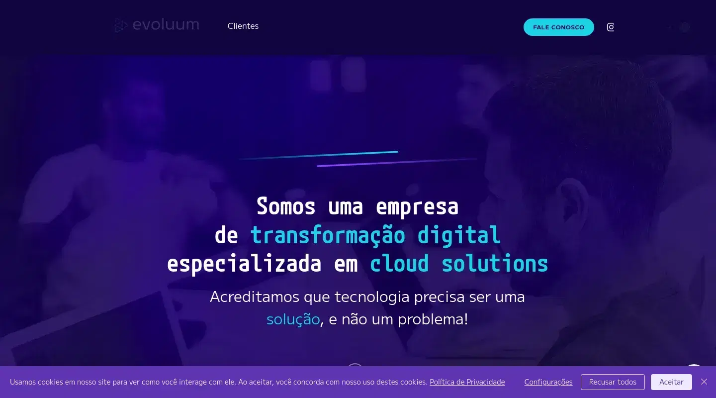 Screenshot da página inicial do site da Software House "Evoluum"